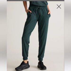 Quince Dark Green Jogger Pants in Medium